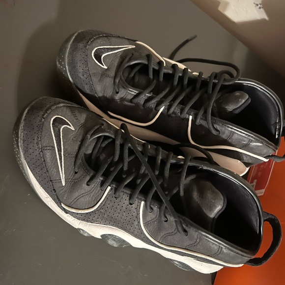 Size 10 - Picture 2 of 3